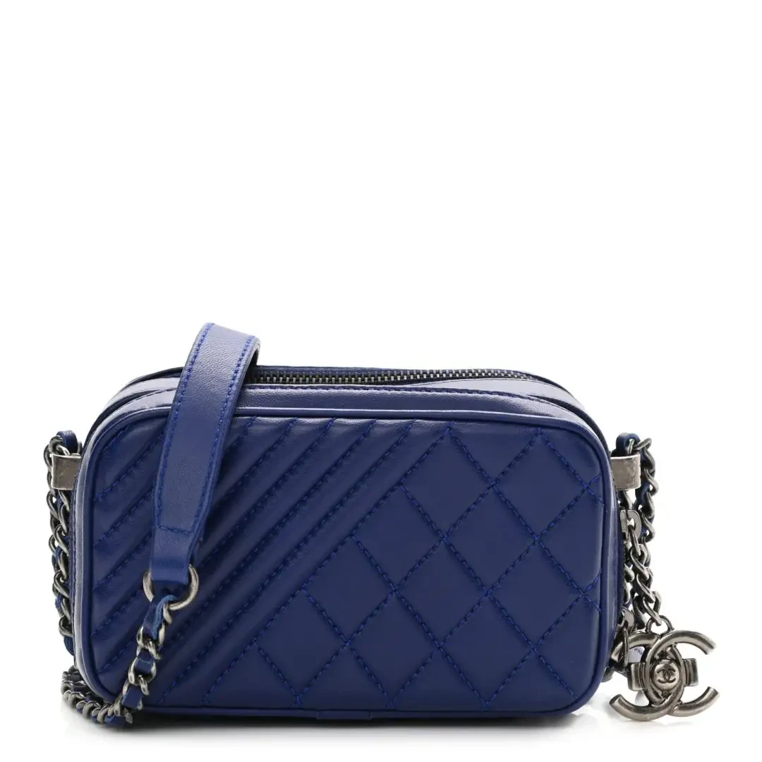 Mini sac caméra Chanel en cuir d'agneau matelassé bleu Coco Boy