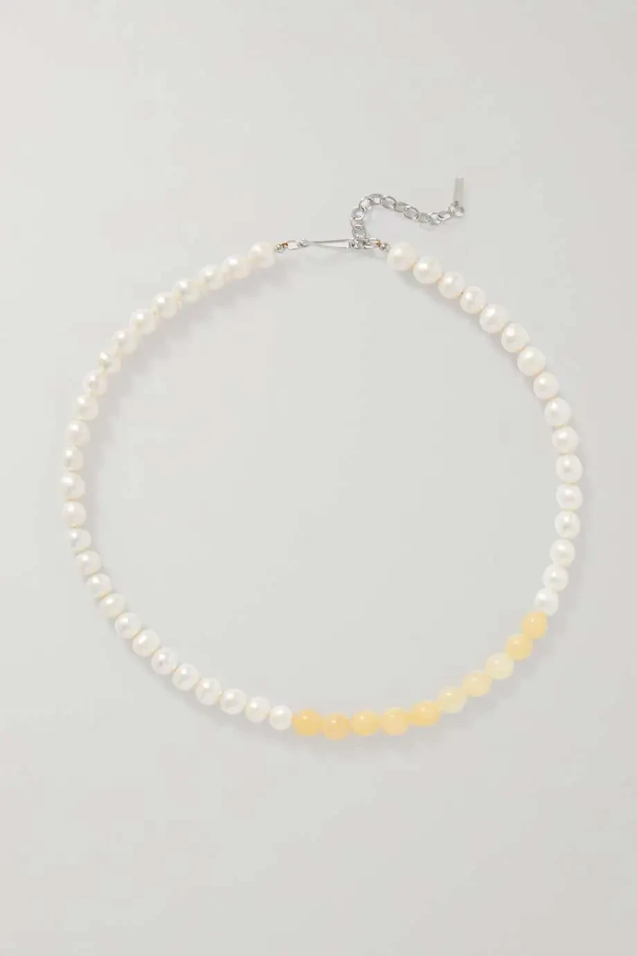 Collier en argent, perles et jade Completed Works blanc et jaune