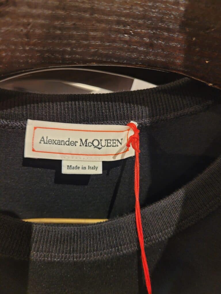 Alexander McQueen est-il fabriqué en Italie ?