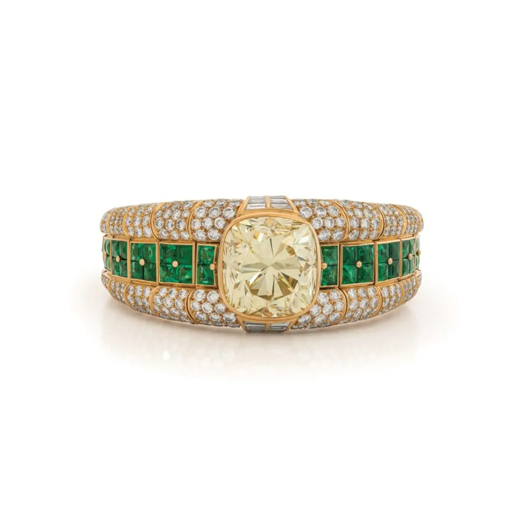 Bracelet Bulgari en diamants colorés et émeraude