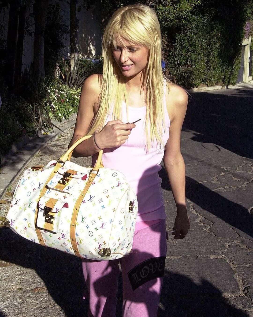 Paris Hilton a rendu les sacs LV Multicolor populaires