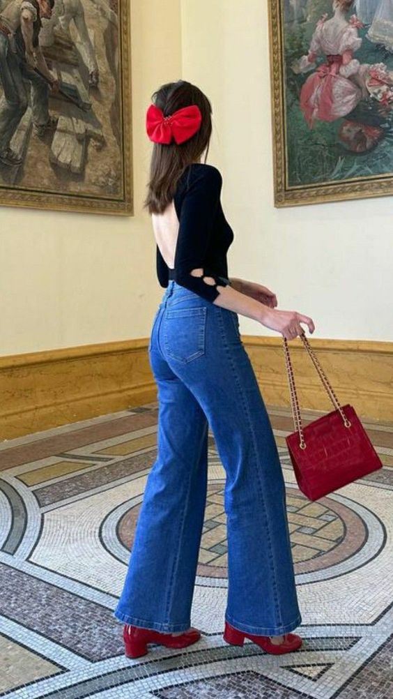 Retro Outfit Straight Leg Jeans with Red Details